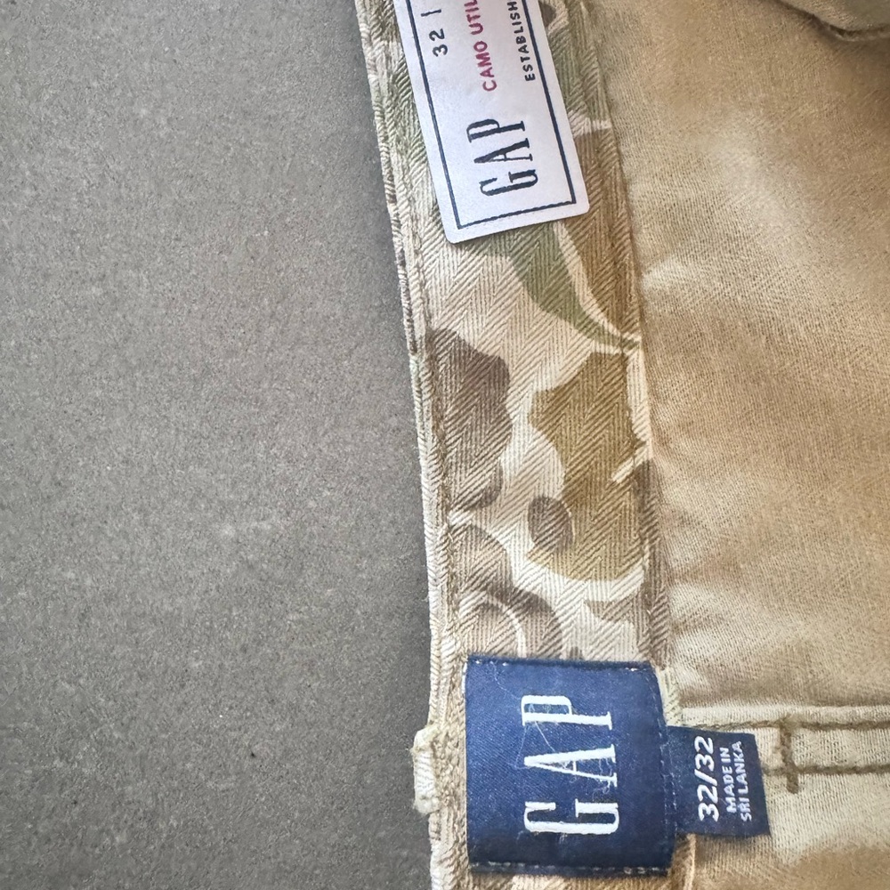 GAP Tan Camouflage Pants - Picture 6 of 6